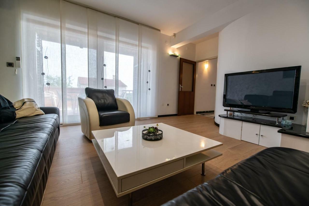 Cave Romane Apartment With Private Pool And Sea View Vinkuran Bagian luar foto