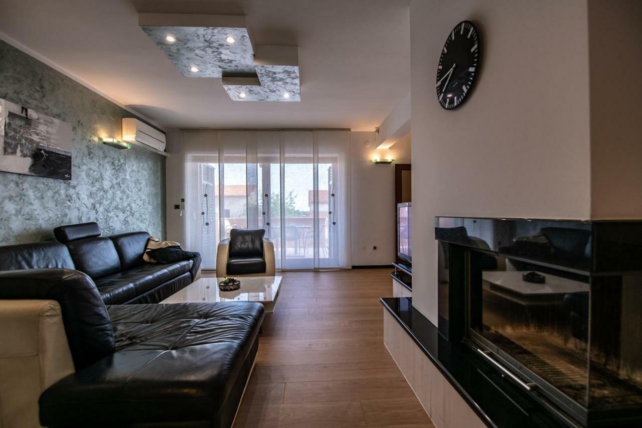 Cave Romane Apartment With Private Pool And Sea View Vinkuran Bagian luar foto